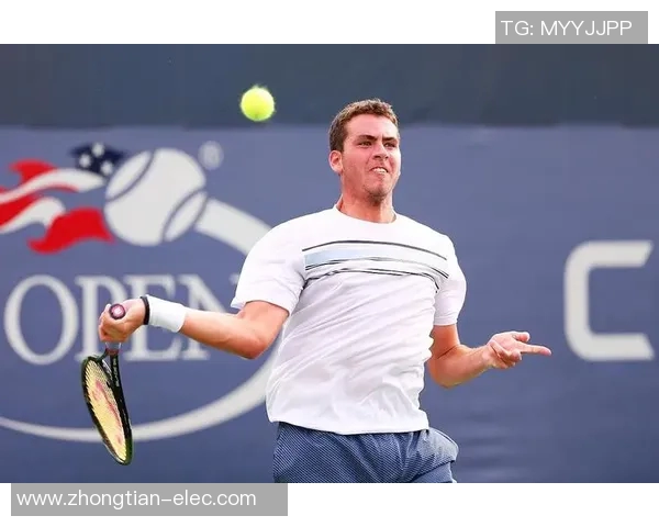 美国足球明星罗伊的传奇生涯与对足球的热爱之路 美国足球明星罗伊的传奇生涯与对足球的热爱之路