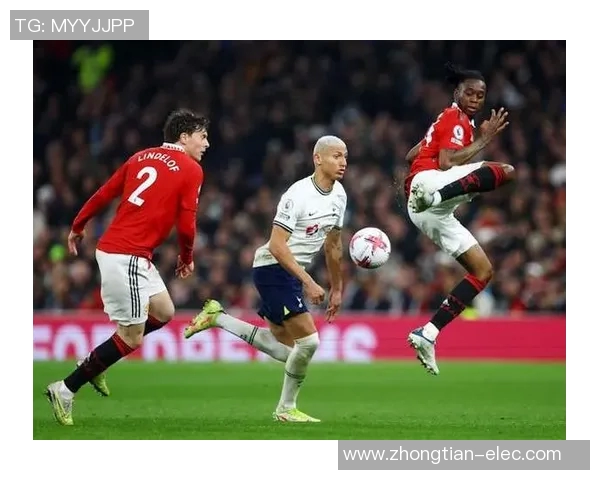 新旧足球明星对比图鉴揭示时代变迁与球场风云的精彩瞬间 新旧足球明星对比图鉴揭示时代变迁与球场风云的精彩瞬间